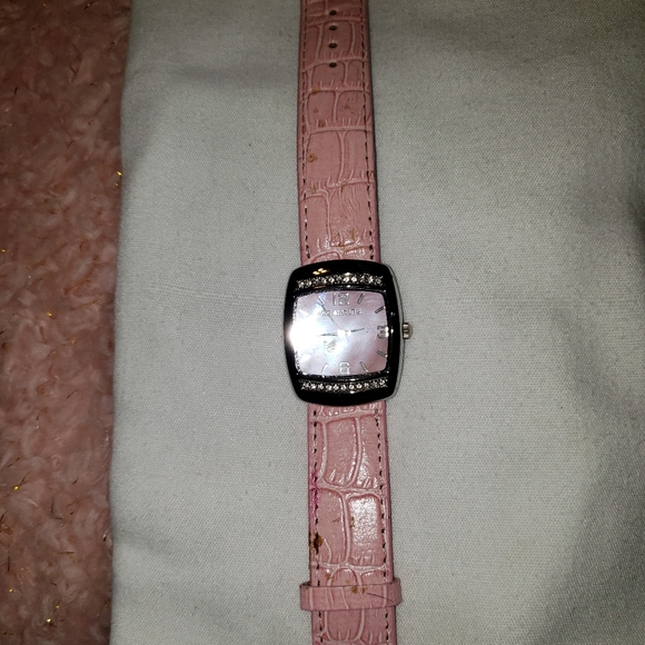 Realities Watch - Picture 5 of 6